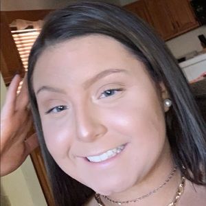 Meet your Posher, Avery